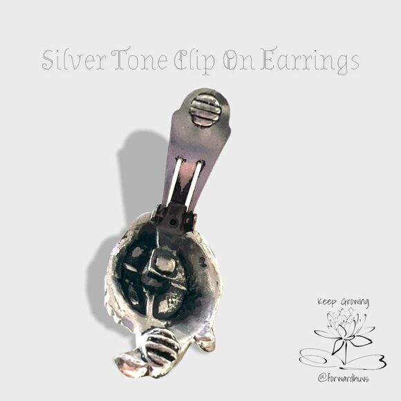 Unmarked Vintage Silver Tone Clip on Earrings - Picture 5 of 8